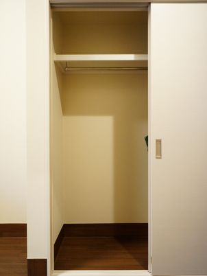 シンプルな棚のデザイン