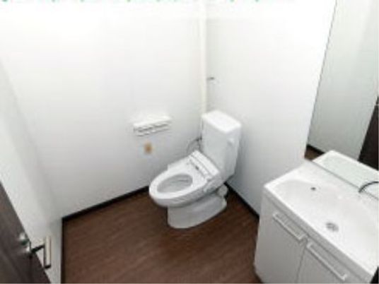 清潔なトイレと洗面台