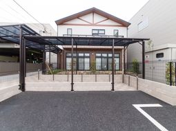 清潔感のある施設の外観