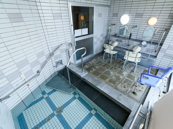 清潔な浴室設備