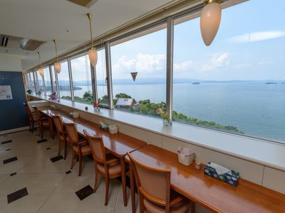 海が見えるダイニングルーム