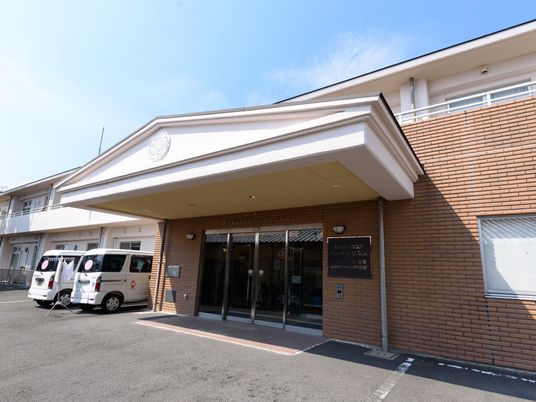 エントランス正面観