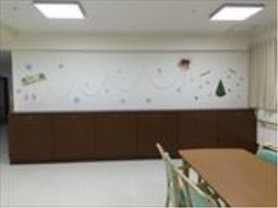 明るい食堂の一角