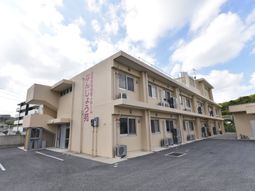 清潔感あるベージュの外観