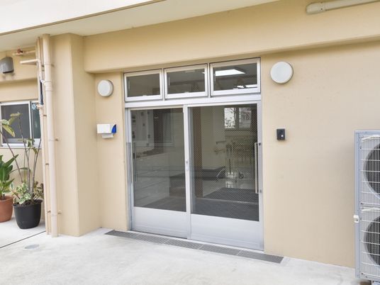 バリアフリーのエントランス