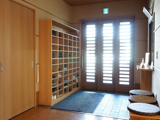 温かみのあるエントランス