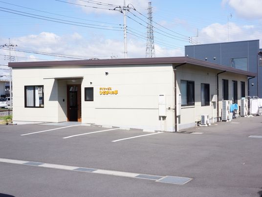 清潔な外観の建物