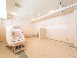 広々とした清潔な浴室