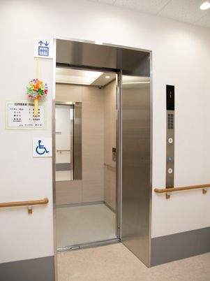 バリアフリーなエレベーター