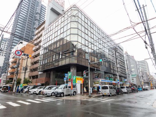 交通に便利な外観