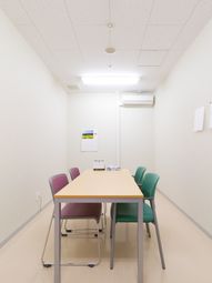 シンプルな会議室