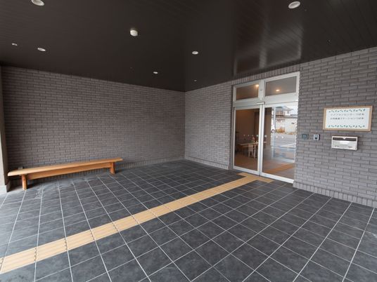 エントランスの広々とした空間