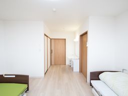 明るい居室の空間