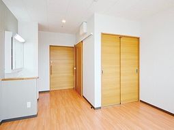 清潔感のある明るい居室