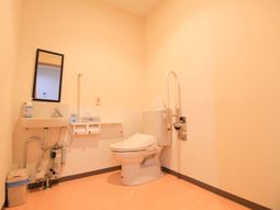 バリアフリー構造のトイレ