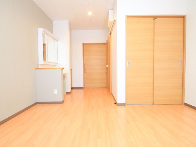 明るい居室の一角