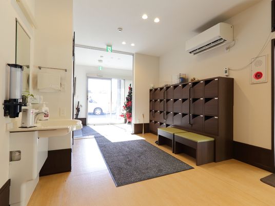 エントランスのきれいな空間