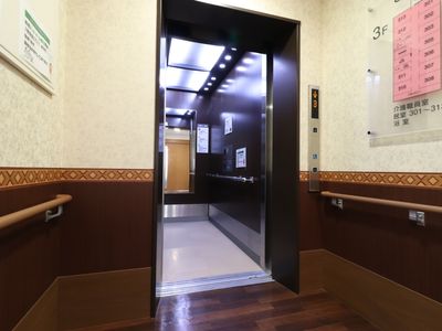 エレベーターの開いた様子