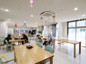 ゆったりとした食堂空間