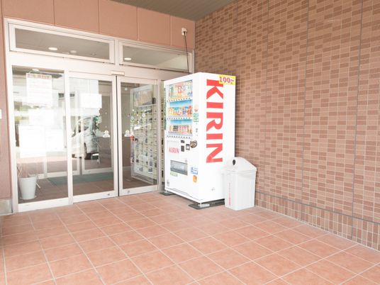 入口付近の自動販売機
