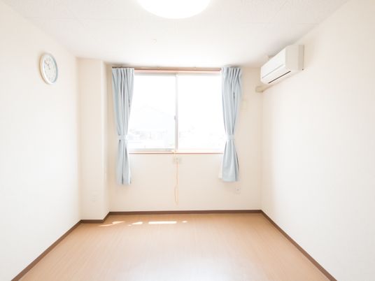空間広々とした明るい居室
