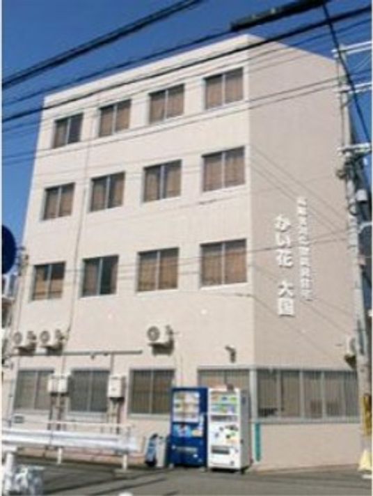 建物外観の日差しが入る