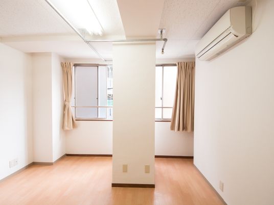 空白の洋室