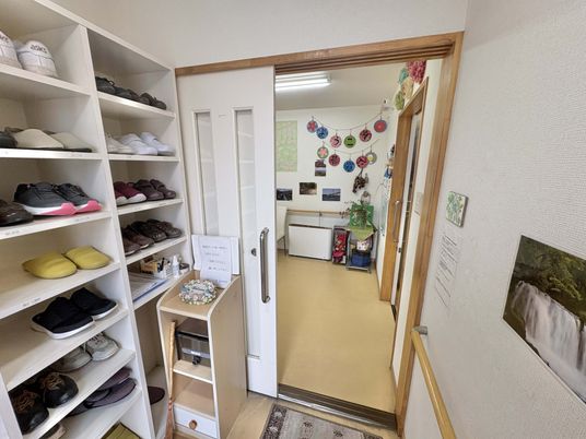 靴棚がある玄関