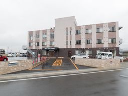 モダンな建物の外観