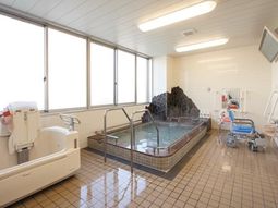清潔な浴室と設備