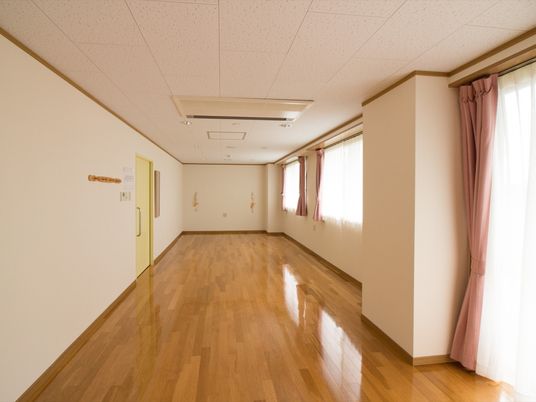 明るい廊下の様子