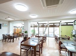 明るいダイニングエリア