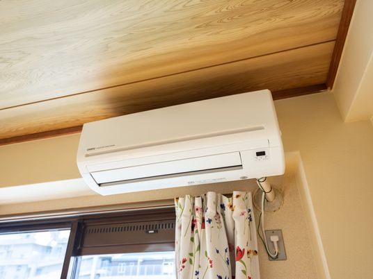 新しいエアコンの設置