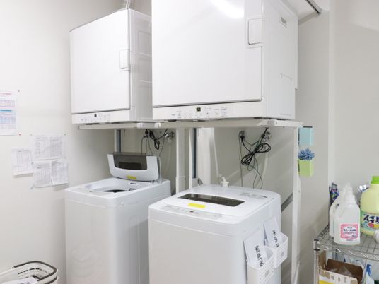洗濯機と乾燥機の設備
