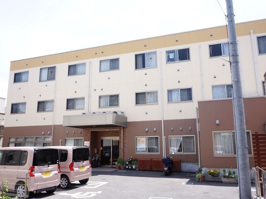 清潔な施設の外観
