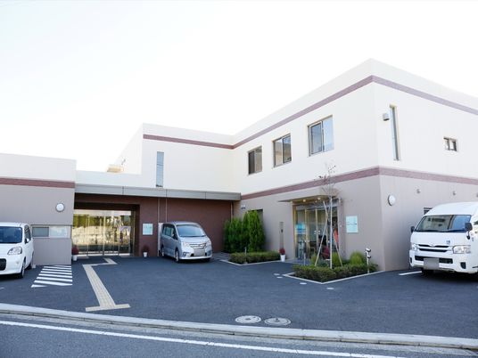広々とした明るいエントランス