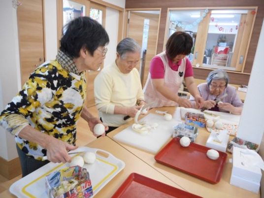 料理活動する人々