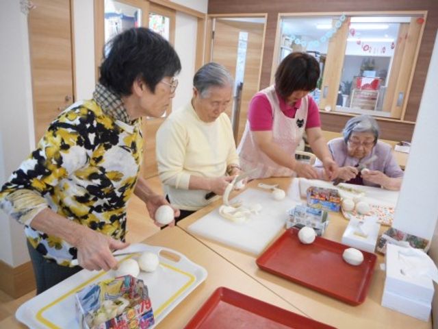 料理活動する人々