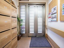 明るいエントランス