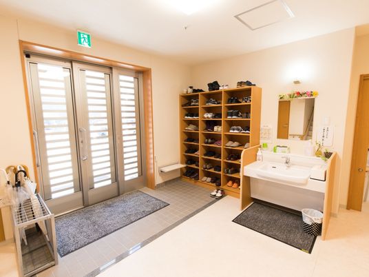 エントランスの整理された空間