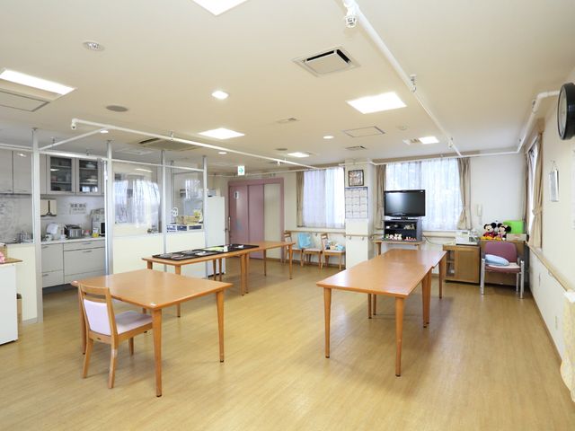 共有スペースの様子 リビングスペースの様子 明るく開放的な食堂です。共有エリアでのコミュニケーションを大切にしています。