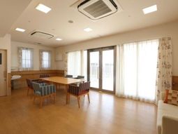 明るい居室の空間