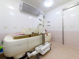 清潔な浴室設備