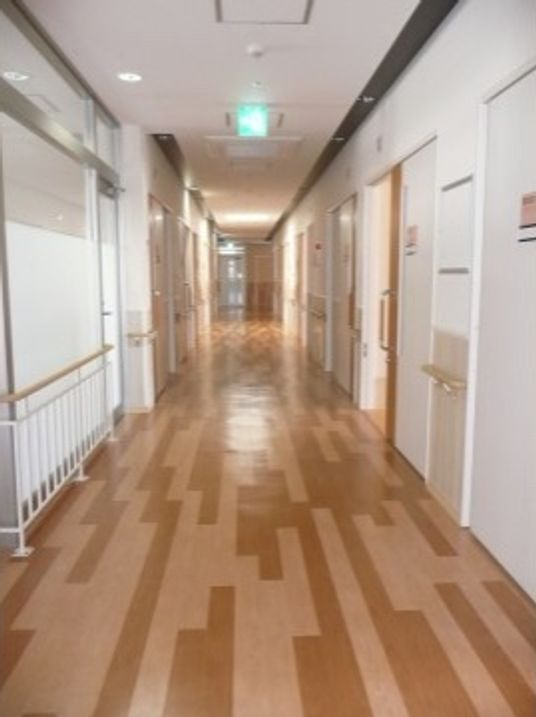 清潔な床の廊下
