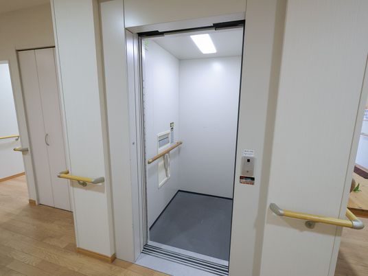 ゆったり通れるエレベーター