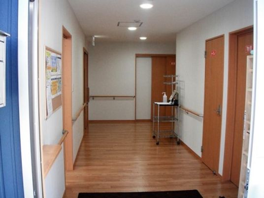 清潔感のある明るい廊下