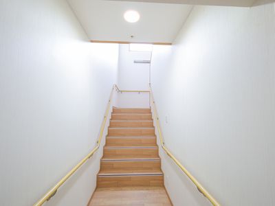 明るく清潔な廊下の風景