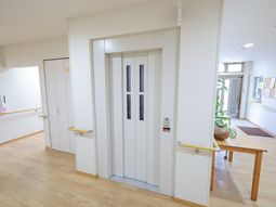 広々とした廊下