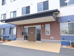 エントランスの明るい景観