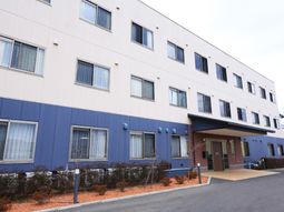 外の建物の正面ビュー